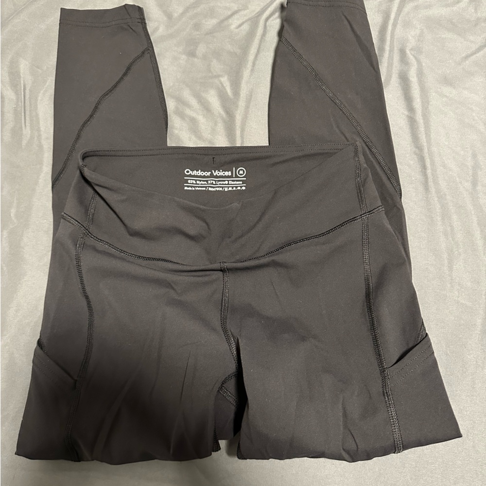 Outdoor Voices Black 7/8 leggings. Size M